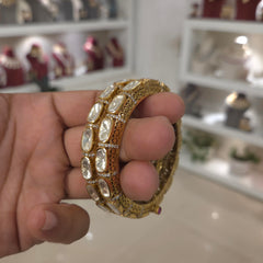Mannat moissanite Polki bangle