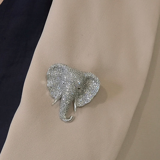 Gaja cz brooch
