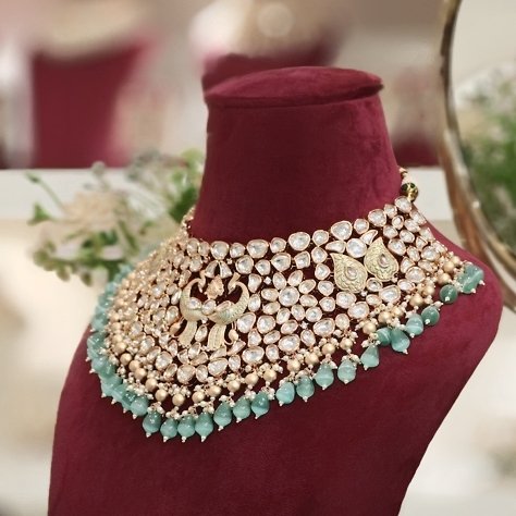 Mrignayni Polki Neckline Set