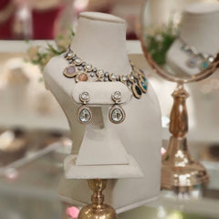 Deepti Navrattan Polki Set