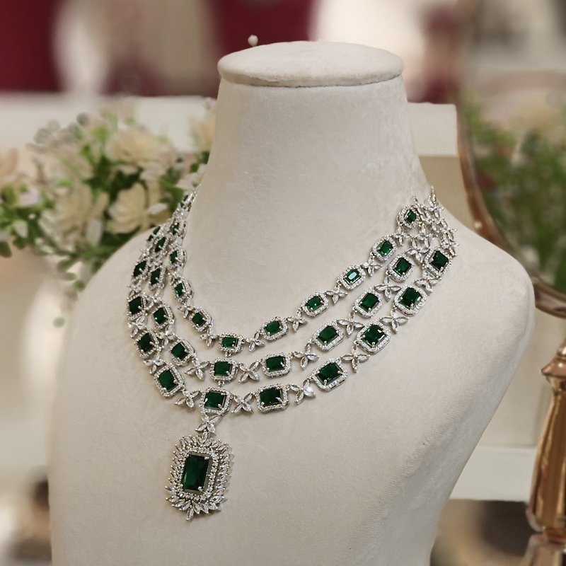 Sumeedha pendent set green