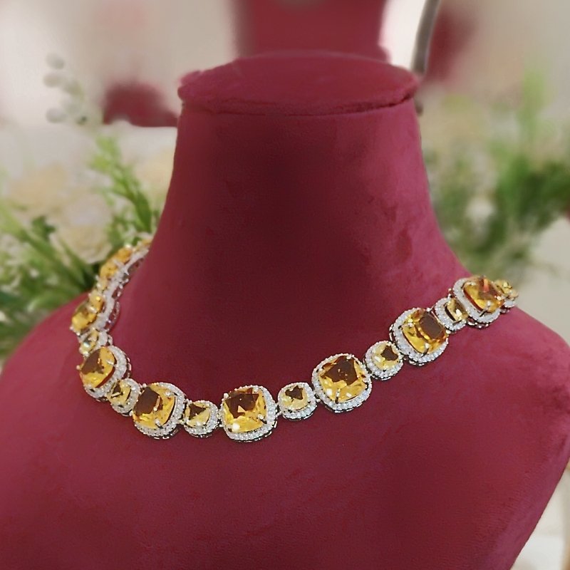 Riva Champagne neckline set