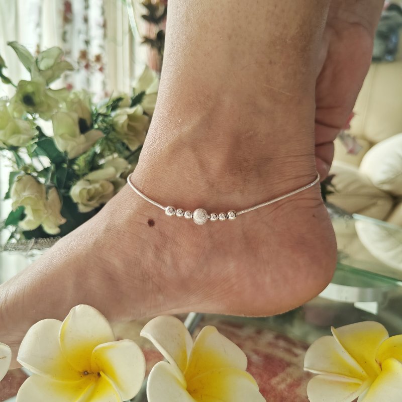 Neeru silver oxidised payal