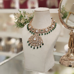 Areva Moissanite Green Neckline Set