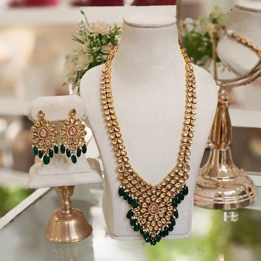 Agrima kundan set