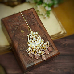 Anchita paachi kundan tikka (Peach)