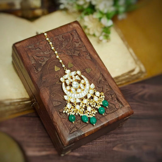 Anchita paachi kundan tikka (Green)