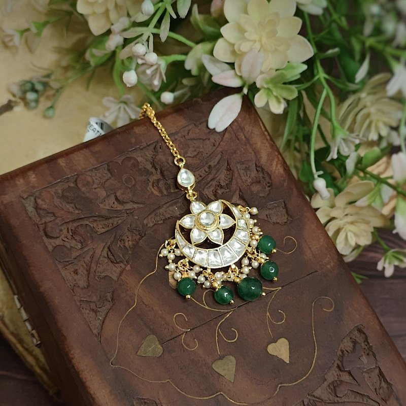 Saanchaya kundan maangtikka