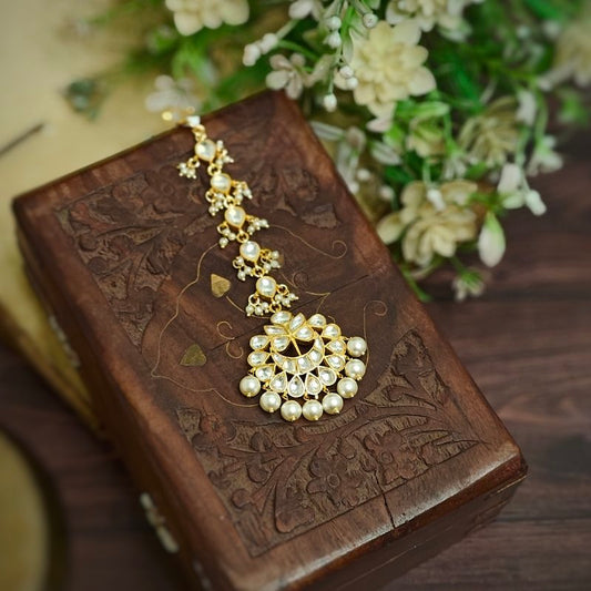 Sagrika paachi kundan maangtikka