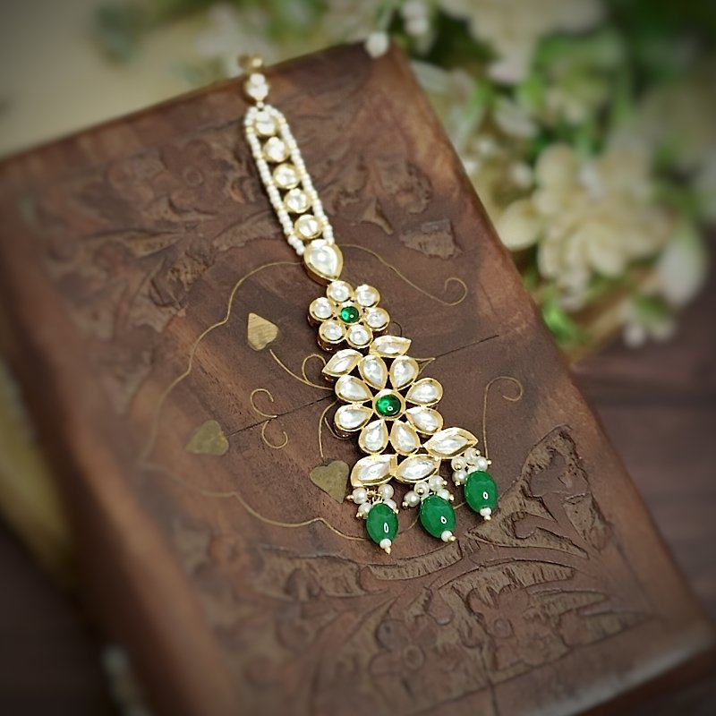 Chahat Green Polki Maangtikka