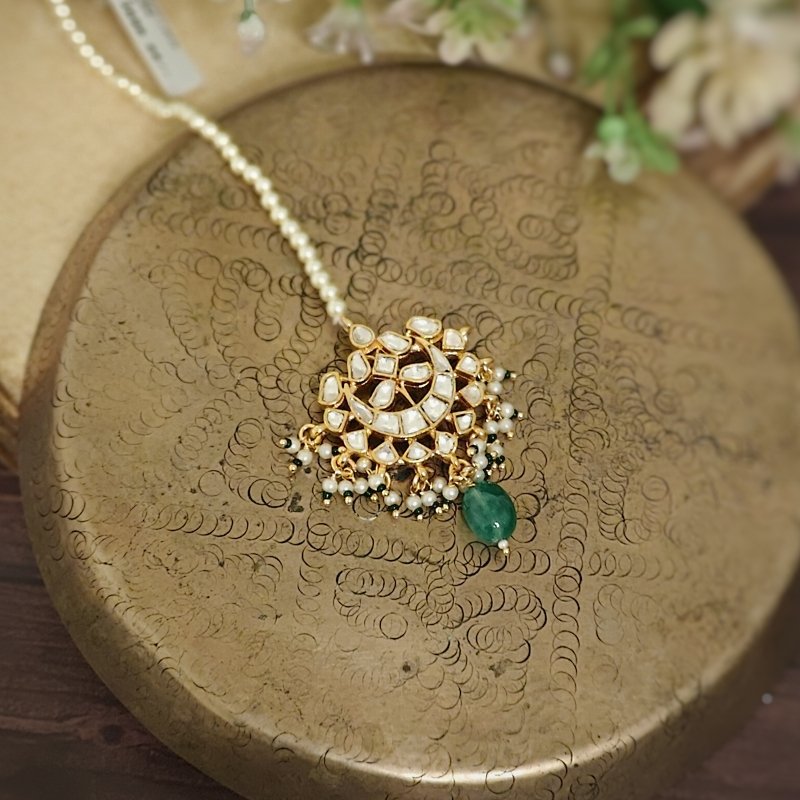 Saana paachi kundan tikka