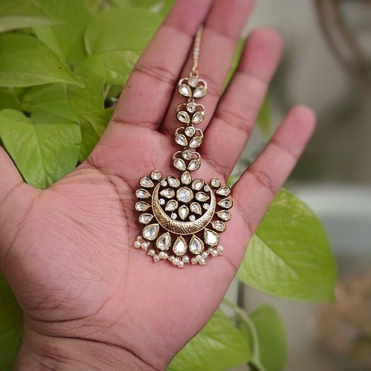 Alka kundan Tikka