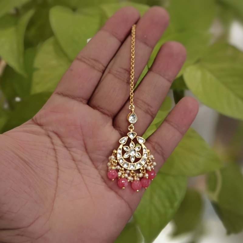 Sanyukta paachi kundan tikka