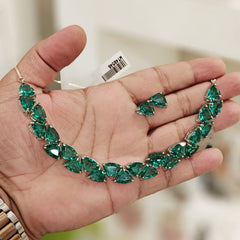 Amera English green necklace set