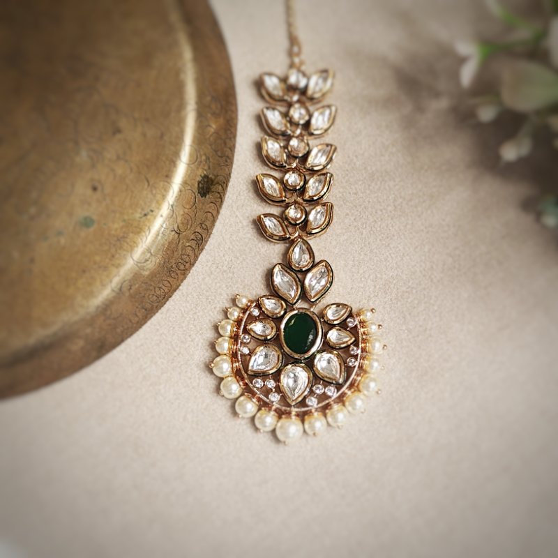 Arpan kundan Tikka (Green)