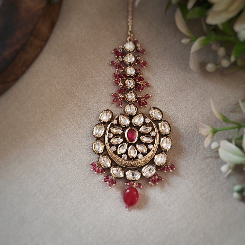 Aarti Ruby kundan Tikka