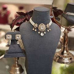 Devika polki choker set (Golden, White)