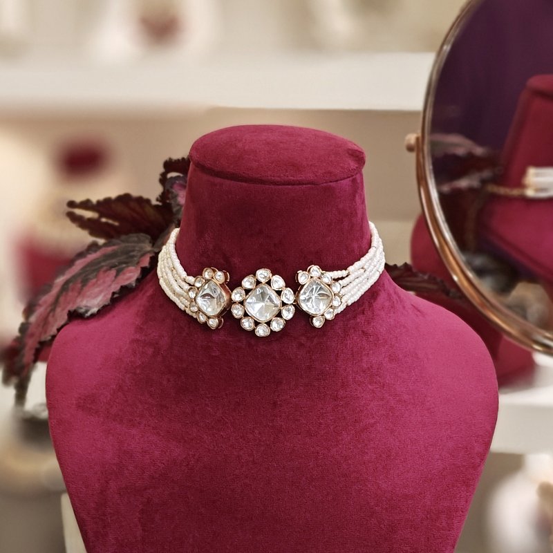 Aksharaa polki neckline (Golden, White)