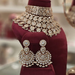 Aniketa Polki bridal set