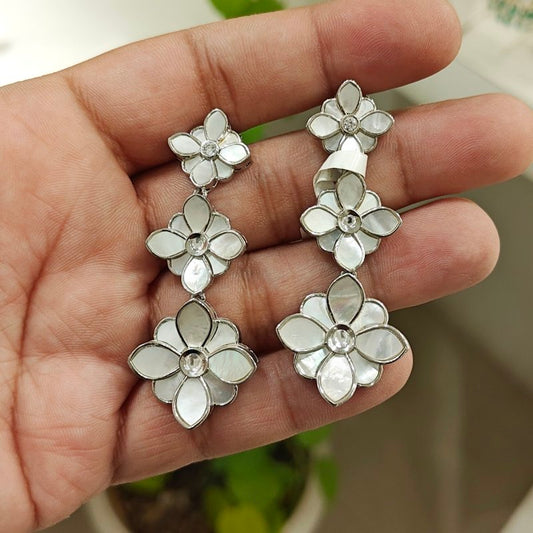 Pushp MOP Eariings