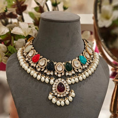 Mridula Navrattan Neckline Set