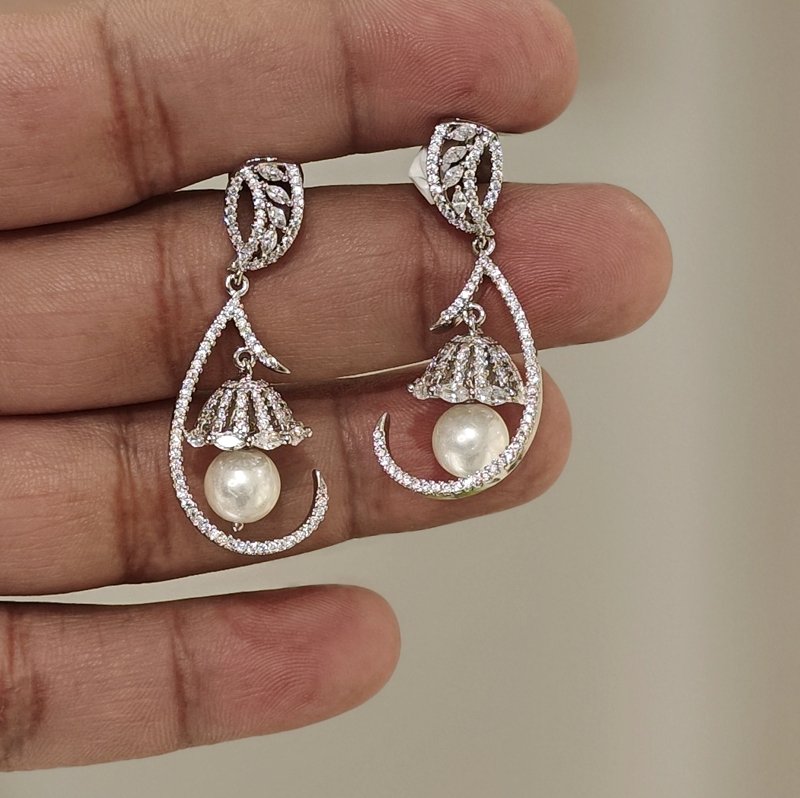 Astha AD Earrings