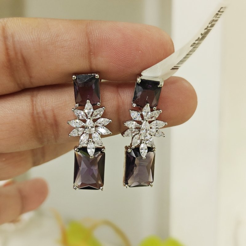 Folie Rhodolite Earrings