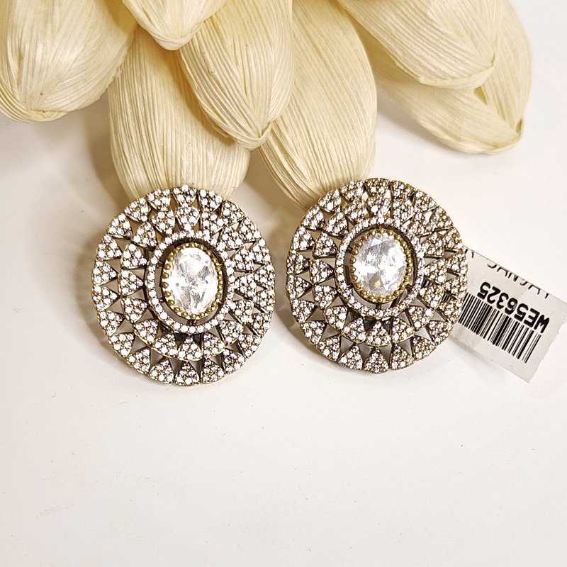 Nav polki studs