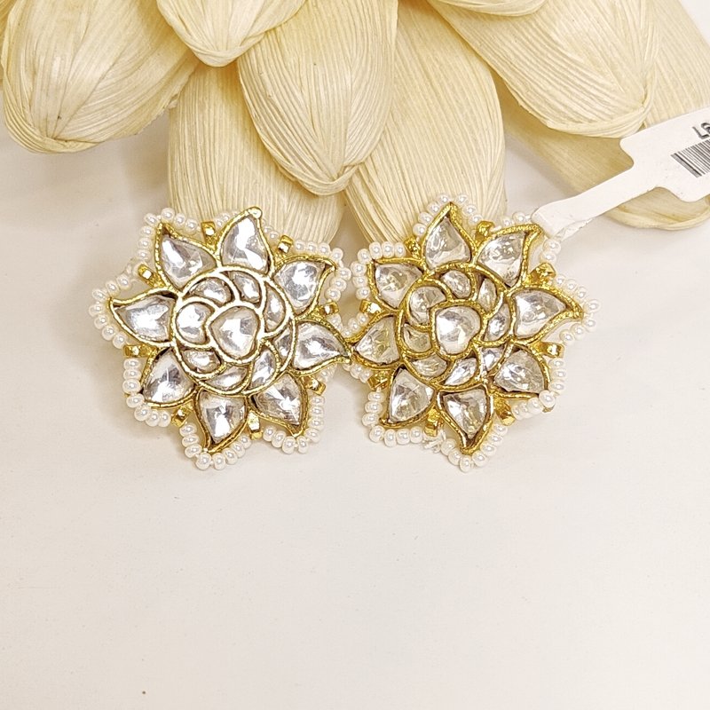 Devika paachi kundan studs (Golden)