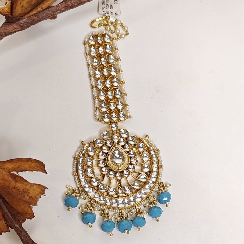 Falguni paachi kundan maangtikka