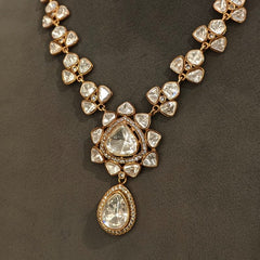 Akai Uncut Polki Neckline Set