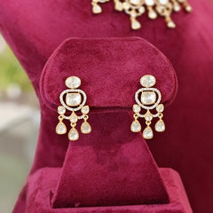 Bavleen Moissanite necklace set