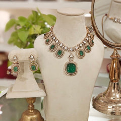 Aadal Polki Maangtikka (Mint Green)