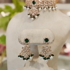 Siddhi choker set (22 kt gold plated mixed metal alloy)