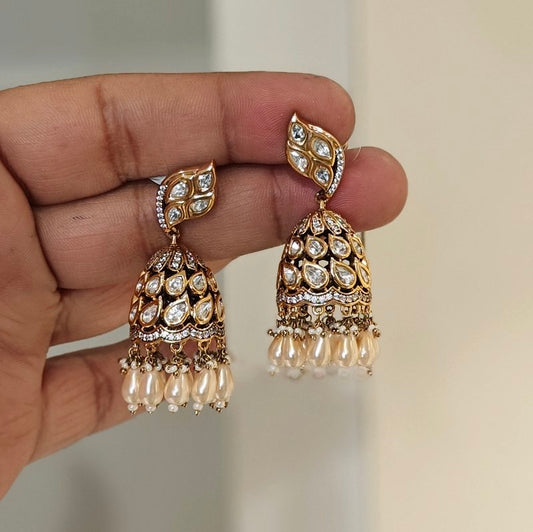 Swara polki jhumka