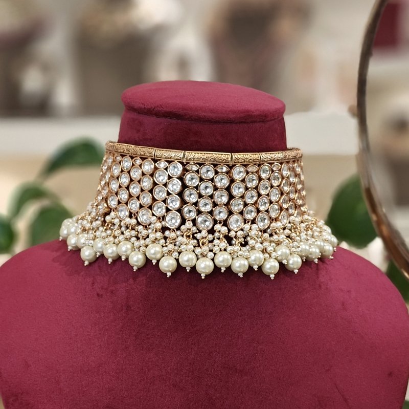 Nayna Polki Neckline set