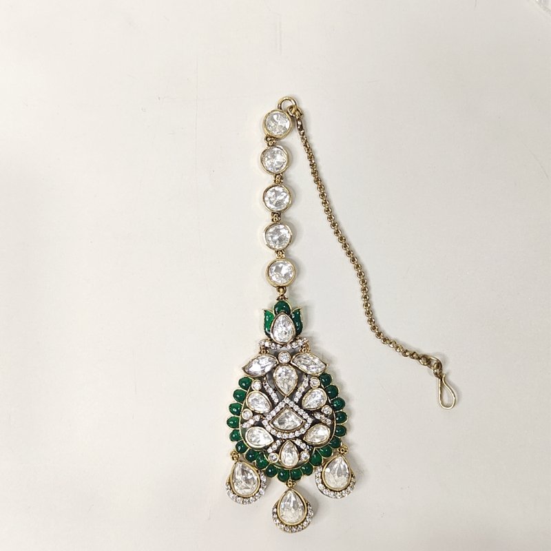 Mia Polki Maangtikka (Emerald green)