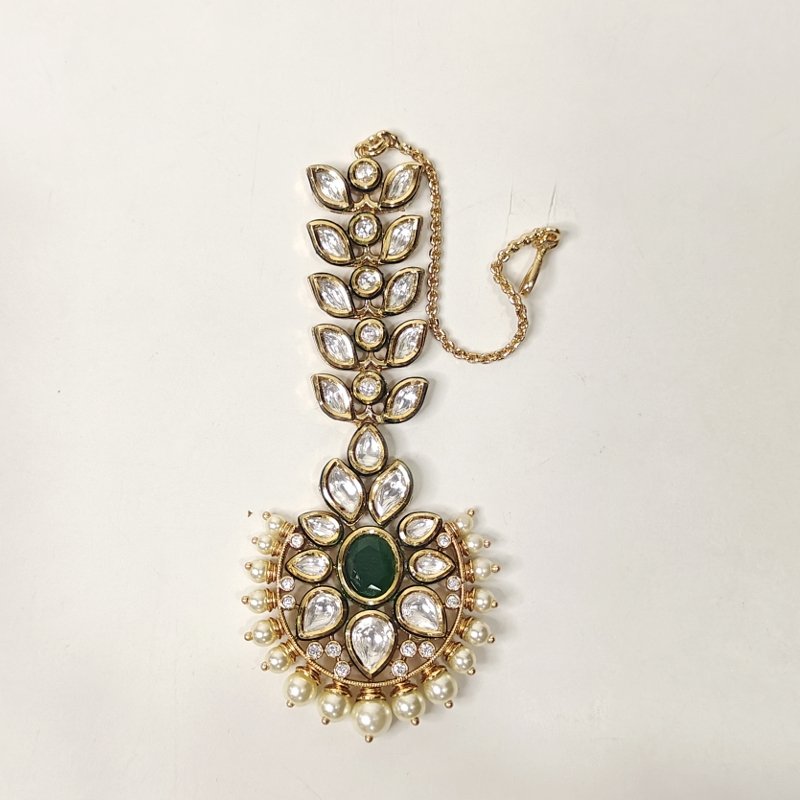 Aroona kundan polki maangtikka (Emerald green, Golden)