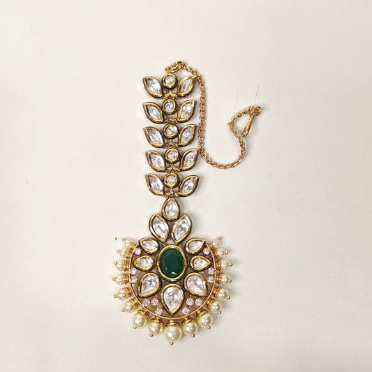 Aroona kundan polki maangtikka (Emerald green, Golden)