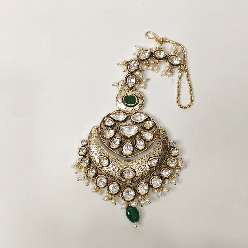 Atrangi kundan polki maangtikka (Emerald green, Golden)