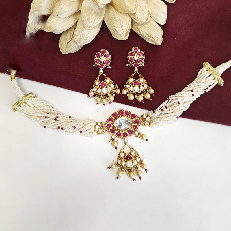 Amira choker set (ruby)