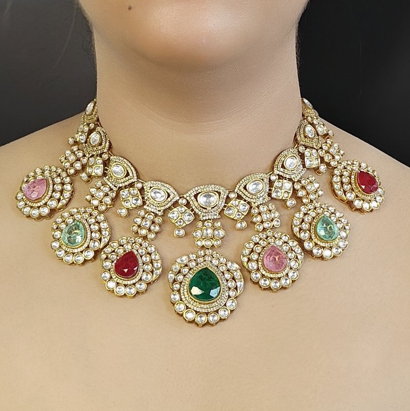 Samriti Moissanite necklace set green