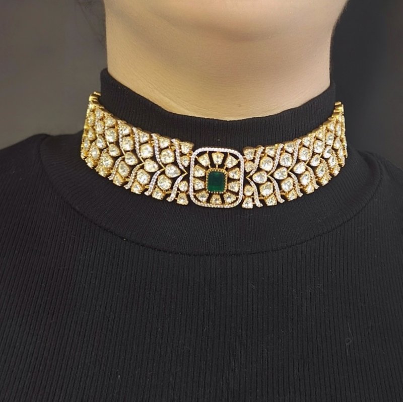 Auram Moissanite choker (Emerald green, Golden)