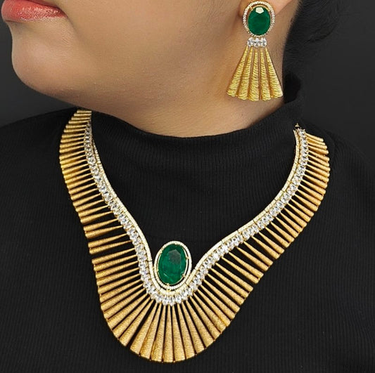 Chailet Polki Neckline Set