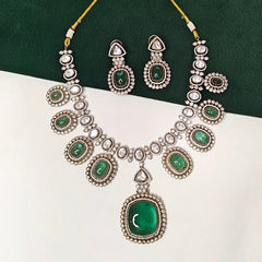 Fagun Moissanite choker (green)