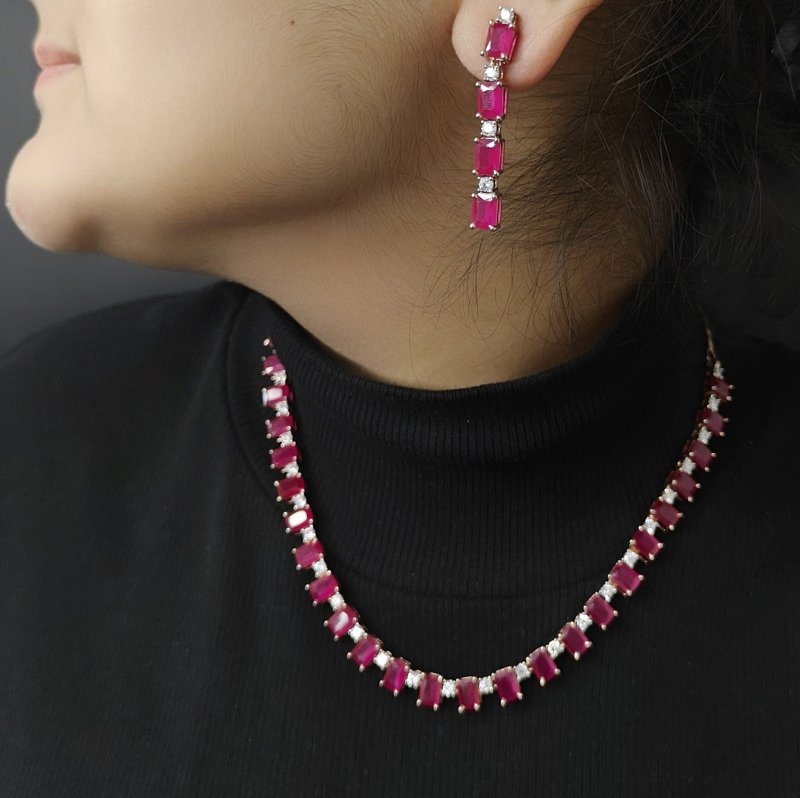 Aaron Neckline Set