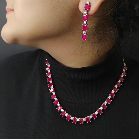 Aaron Neckline Set