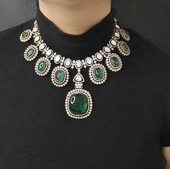 Fagun Moissanite choker (green)