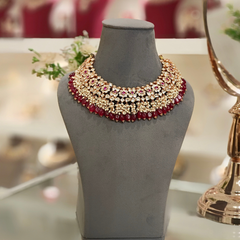 Aarvi Polki Necklace Set (Marron)