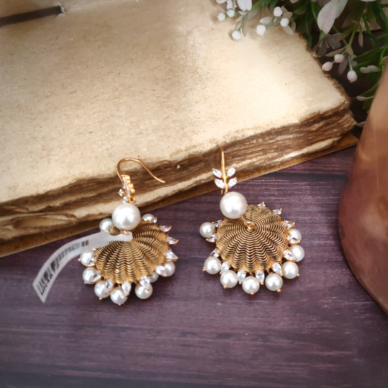 Aruna Black Enameled Jhumka